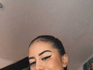 エロティックなビデオチャット AriWeet