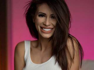 エロティックなビデオチャット AryaLopes