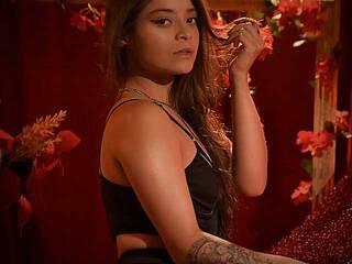 エロティックなビデオチャット AryaLovejoy