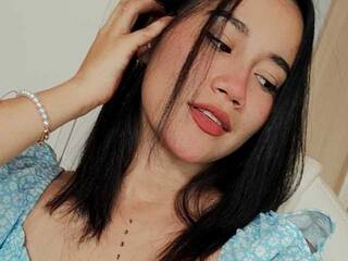 エロティックなビデオチャット AryaStarkk