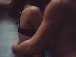 エロティックなビデオチャット KOMHATA-PA3BPATA