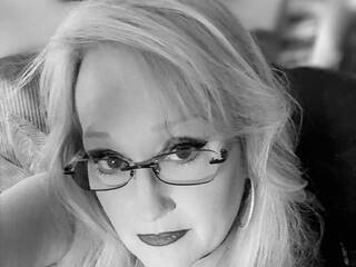 エロティックなビデオチャット Ava6j74