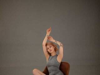 エロティックなビデオチャット Aylathemoon