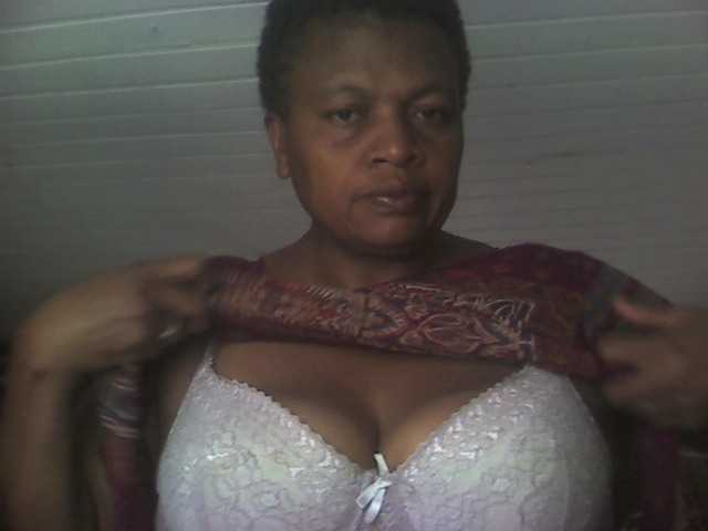 ブロードキャストスクリーンショット Aynabrina