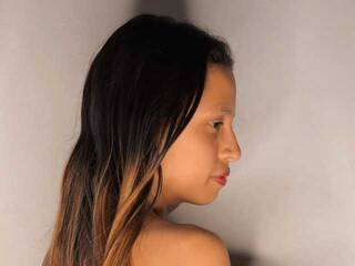 エロティックなビデオチャット baby-skinny