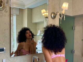 エロティックなビデオチャット babydripp