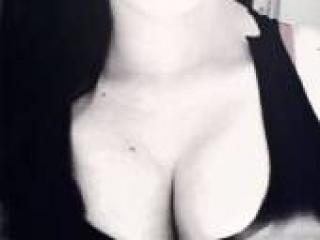 エロティックなビデオチャット bblusciouss