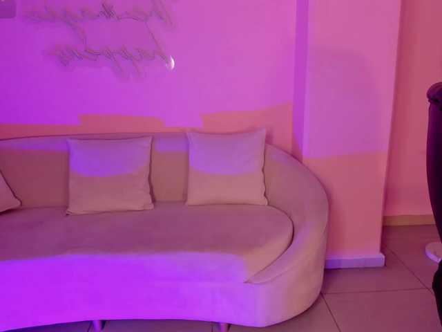 ブロードキャストスクリーンショット BeccaRoberts