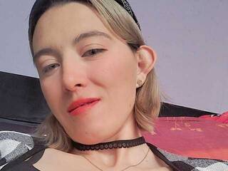 エロティックなビデオチャット BelinhaCoutinho