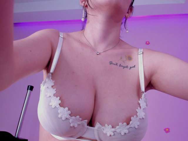 写真 bella-adams Hey! im so happy u be here with me ♥ let's have fun ♥ #latina #skinny #bigboobs #bigtits #bigass #squirt #blonde #cute