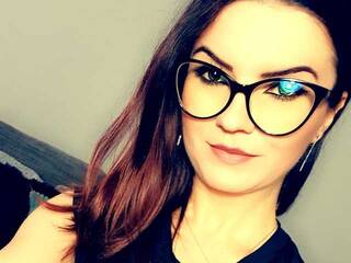 エロティックなビデオチャット Bella-Diamond