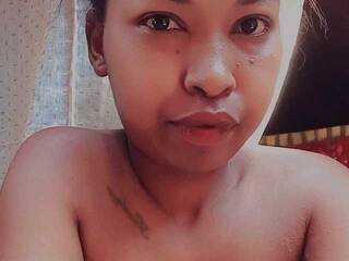 エロティックなビデオチャット bellahxo