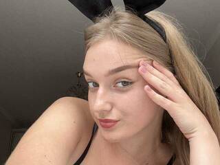 エロティックなビデオチャット Bellatrisssaaa