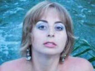 エロティックなビデオチャット bessania