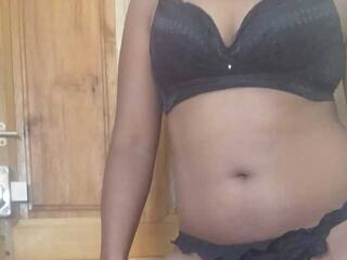 エロティックなビデオチャット Bhumii