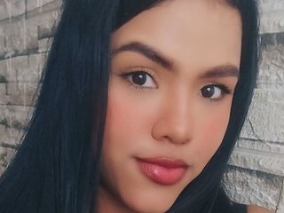 エロティックなビデオチャット Bicky24