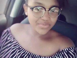 エロティックなビデオチャット BigAssnyash27