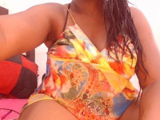 ブロードキャストスクリーンショット BigBustyBlack