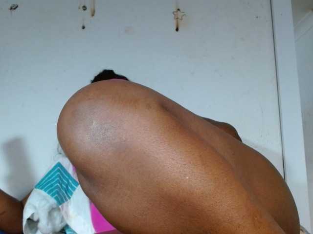 ブロードキャストスクリーンショット BigBustyBlack