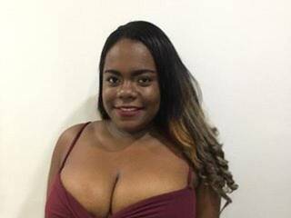 エロティックなビデオチャット BllackFire