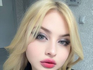 エロティックなビデオチャット BlondeBond