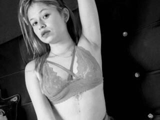 エロティックなビデオチャット blondecaitlyn