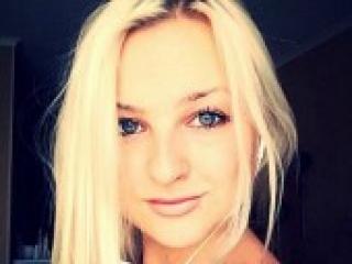 エロティックなビデオチャット blondehot
