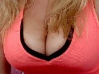 エロティックなビデオチャット blondoline