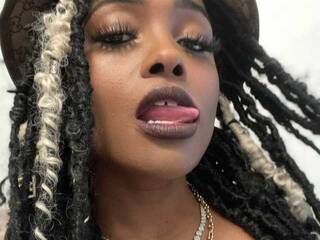 エロティックなビデオチャット bossybella