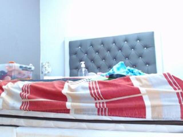 ブロードキャストスクリーンショット brenda-hotxx