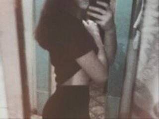 エロティックなビデオチャット Bridefaceless