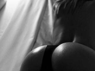 エロティックなビデオチャット brightprinces