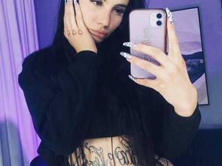 エロティックなビデオチャット BritniSquirts