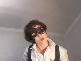 エロティックなビデオチャット BrokenAnnew