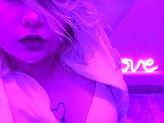 エロティックなビデオチャット BurrDi