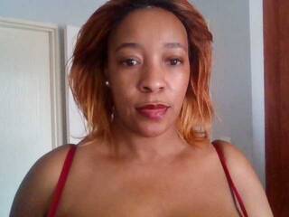 エロティックなビデオチャット BustyAfribabe