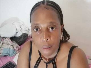 エロティックなビデオチャット Bustylove27