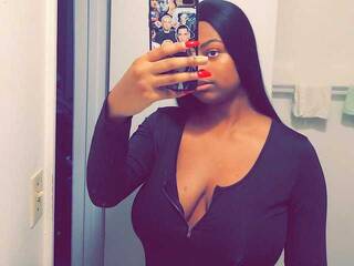 エロティックなビデオチャット bustyqueend