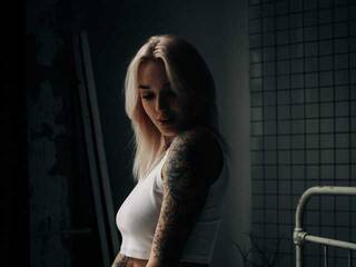 エロティックなビデオチャット CamelliaMoon