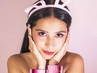 エロティックなビデオチャット CamiiSummer