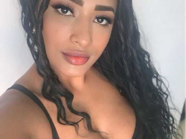 プロフィールの写真 CAMILAHOTTERX