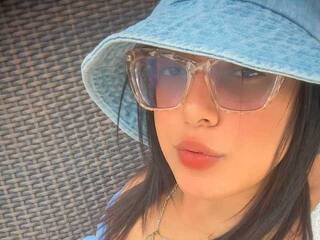 エロティックなビデオチャット CamilaNaughty