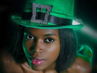 エロティックなビデオチャット CamilaRachell