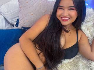 エロティックなビデオチャット CamilaRioss