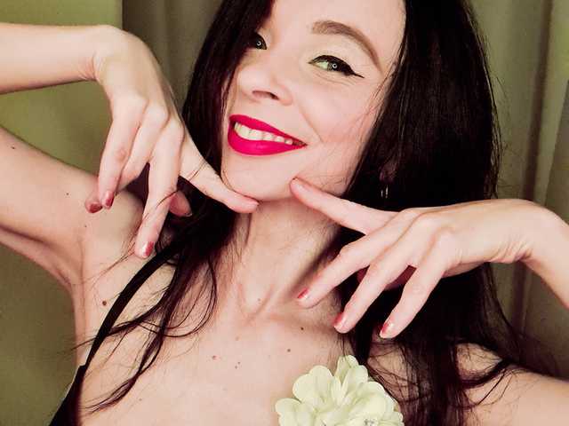 プロフィールの写真 CarlyHills