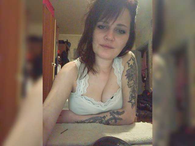 ブロードキャストスクリーンショット CarlyLovely