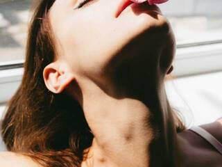 エロティックなビデオチャット caroliinaass