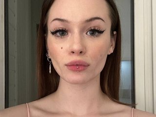 エロティックなビデオチャット CarolynLindsey