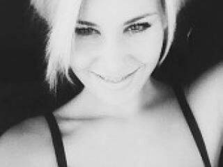 エロティックなビデオチャット cevilliya