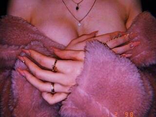 エロティックなビデオチャット liiianana